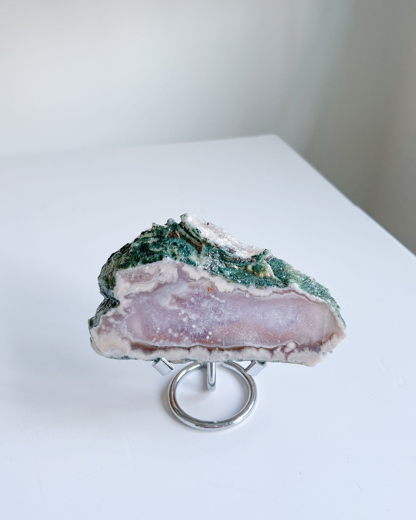 Back view of Eleanor on display, revealing her green-edged matrix and lavender body